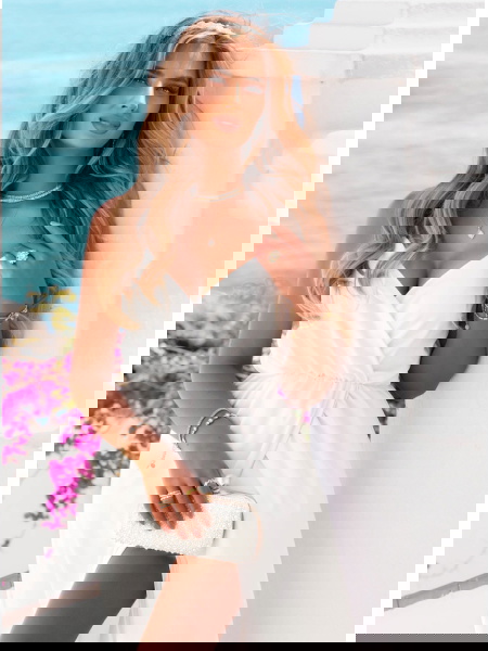 Biała sukienka satynowa... 2