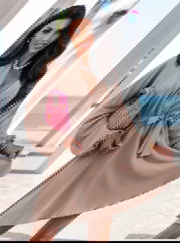 Sukienka mini z przekładanym dekoltem...