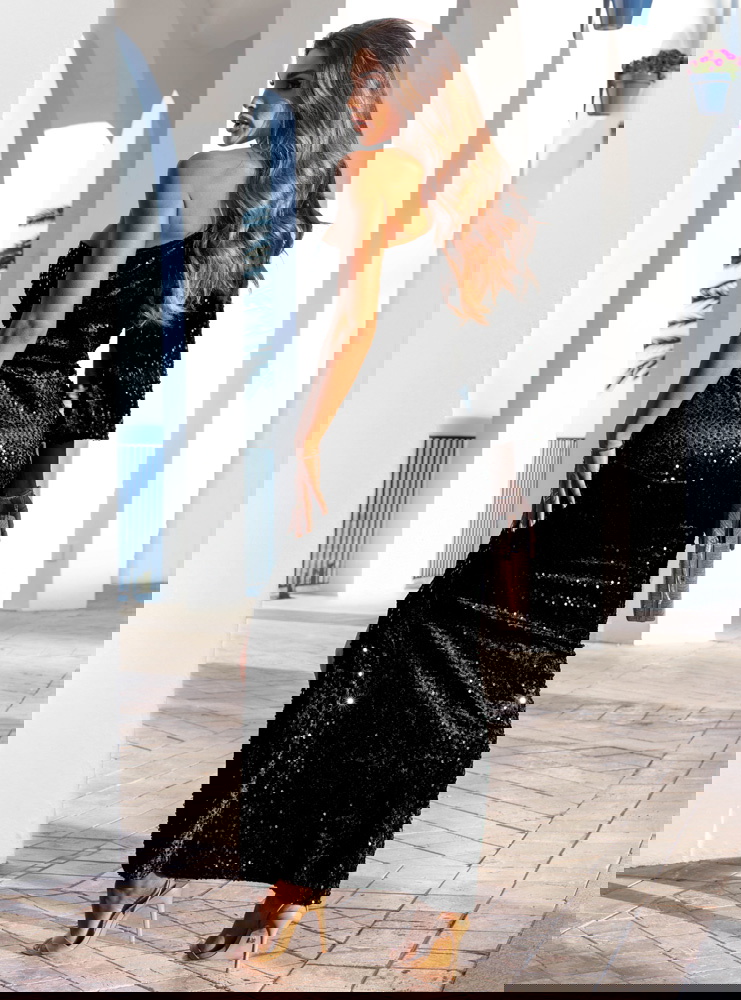 Czarna cekinowa sukienka na jedno...