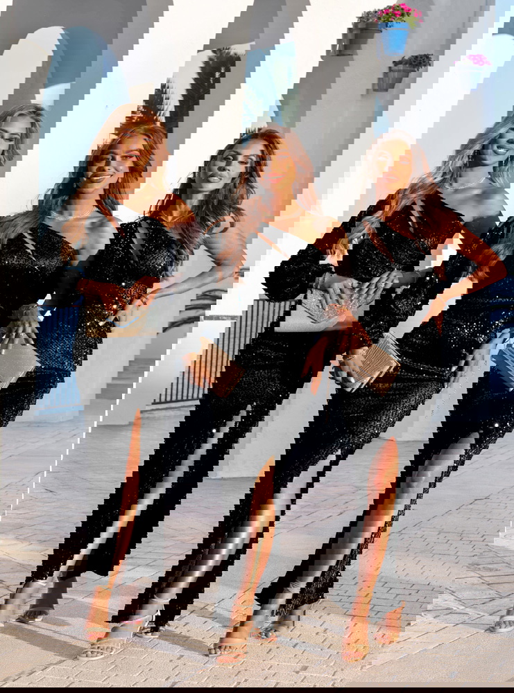 Czarna cekinowa sukienka na jedno...