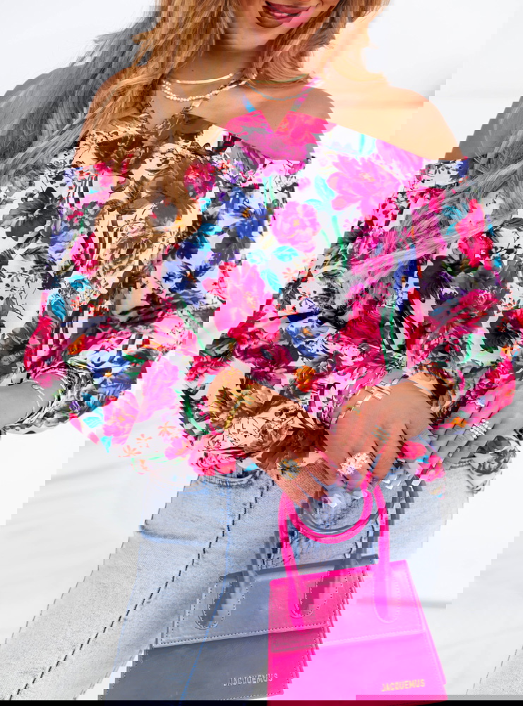 Kwiecista bluzka z odkrytymi...