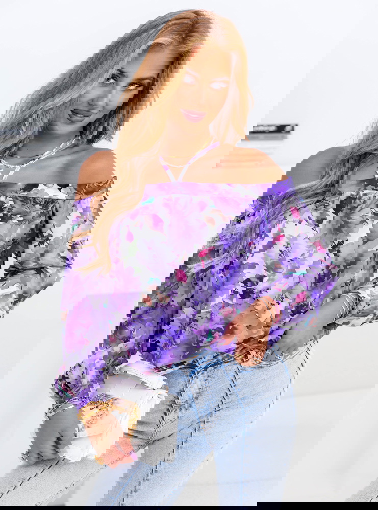 Kwiecista bluzka z odkrytymi...