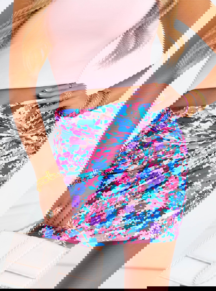 Dopasowana spódniczka mini w kwiaty...