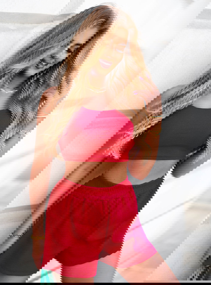 Malinowy prążkowany komplet top i...