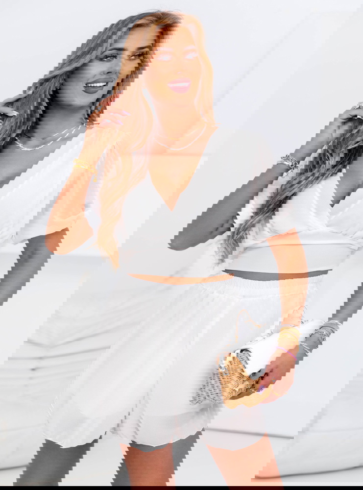 Biały komplet top i spodenki Nevenaa