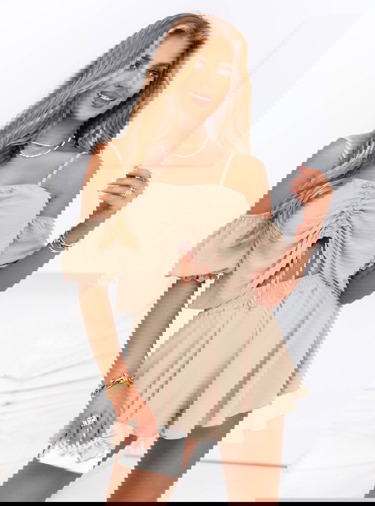 Beżowy komplet top i krótkie spodenki...