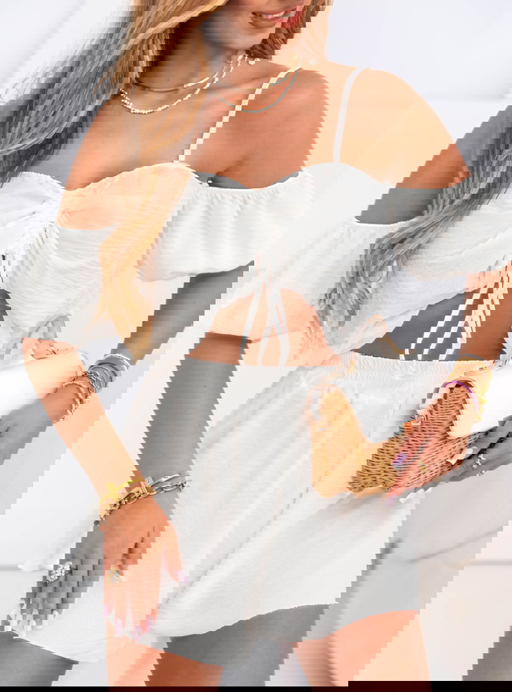 Biały komplet top i krótkie spodenki...