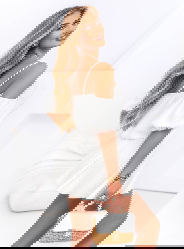 Biały komplet top i krótkie spodenki...