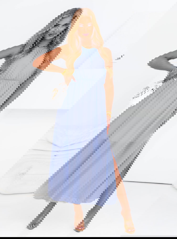 Błękitna sukienka maxi z rozcięciem...