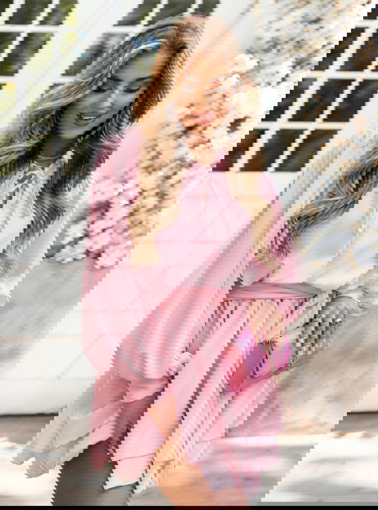 Pudrowa szyfonowa sukienka mini...