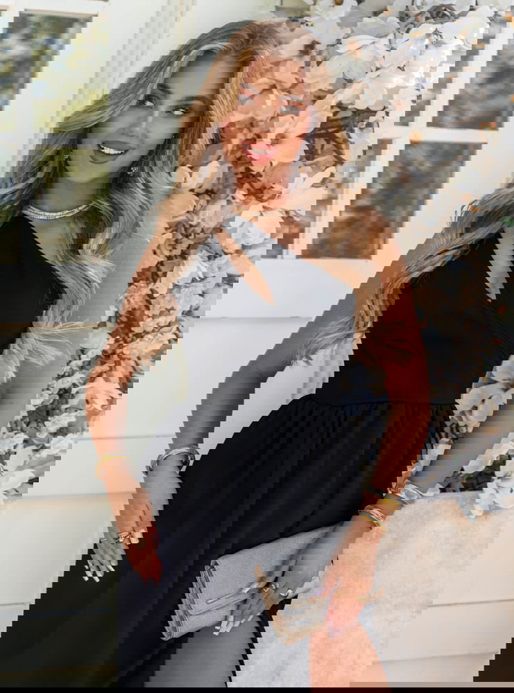 Czarna sukienka na jedno ramię z...