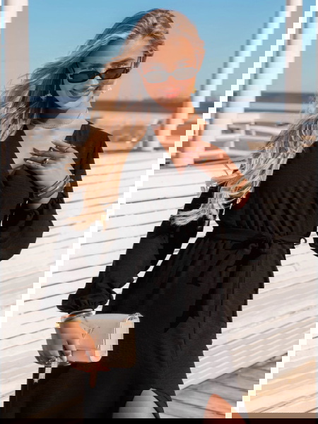 Czarna sukienka midi z... 2