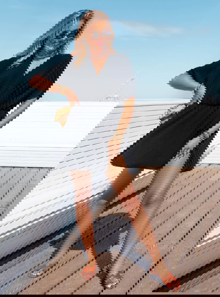 Czarny kombinezon jak sukienka z...