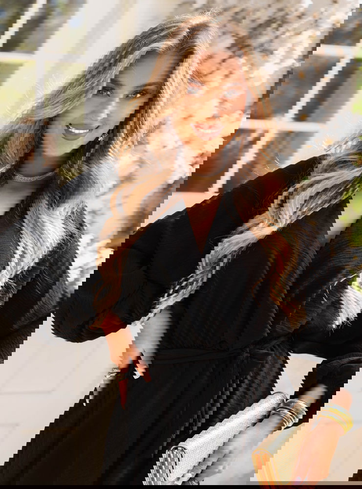 Czarna sukienka mini z przekładanym...