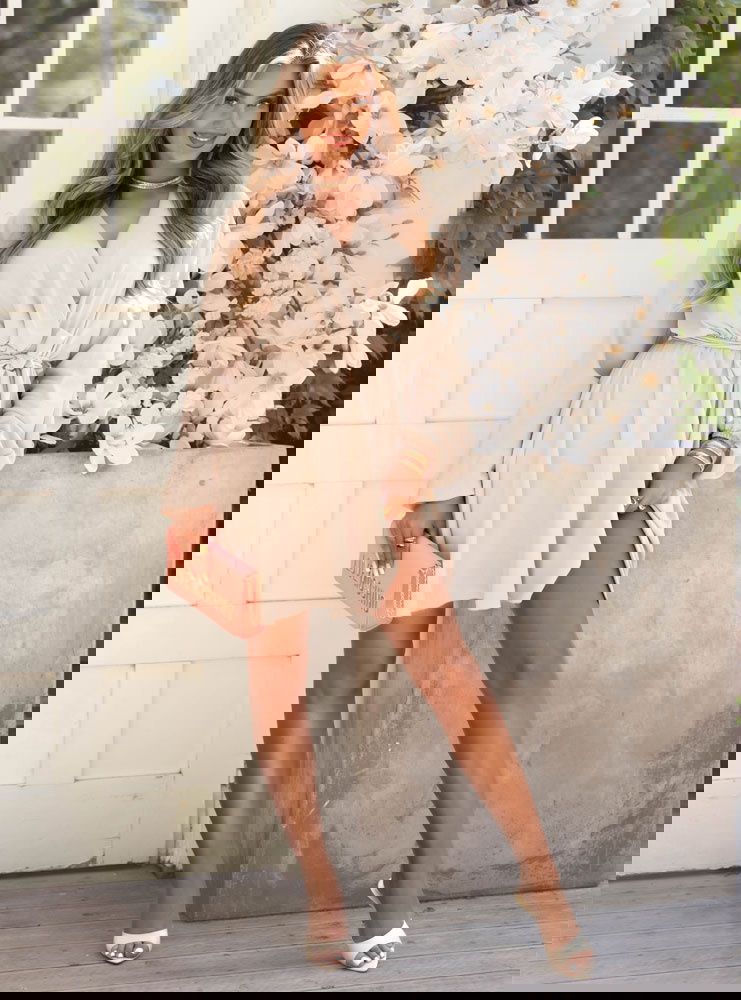 Beżowa sukienka mini z przekładanym...