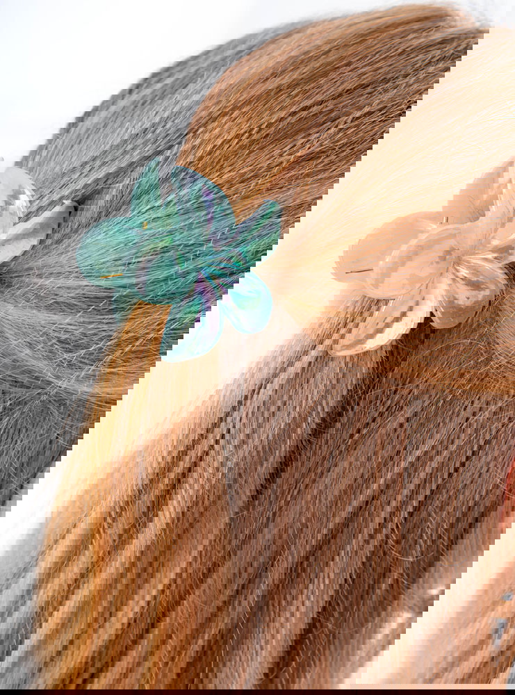 Miętowa klamra do włosów w kształcie...