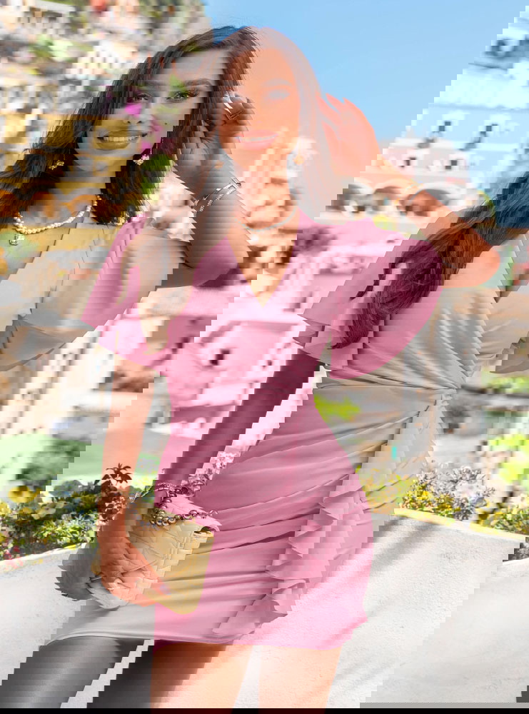 Sukienka z przekładanym dekoltem...