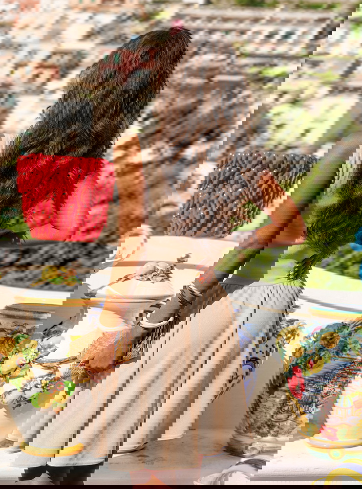 Beżowa rozkloszowana sukienka na...