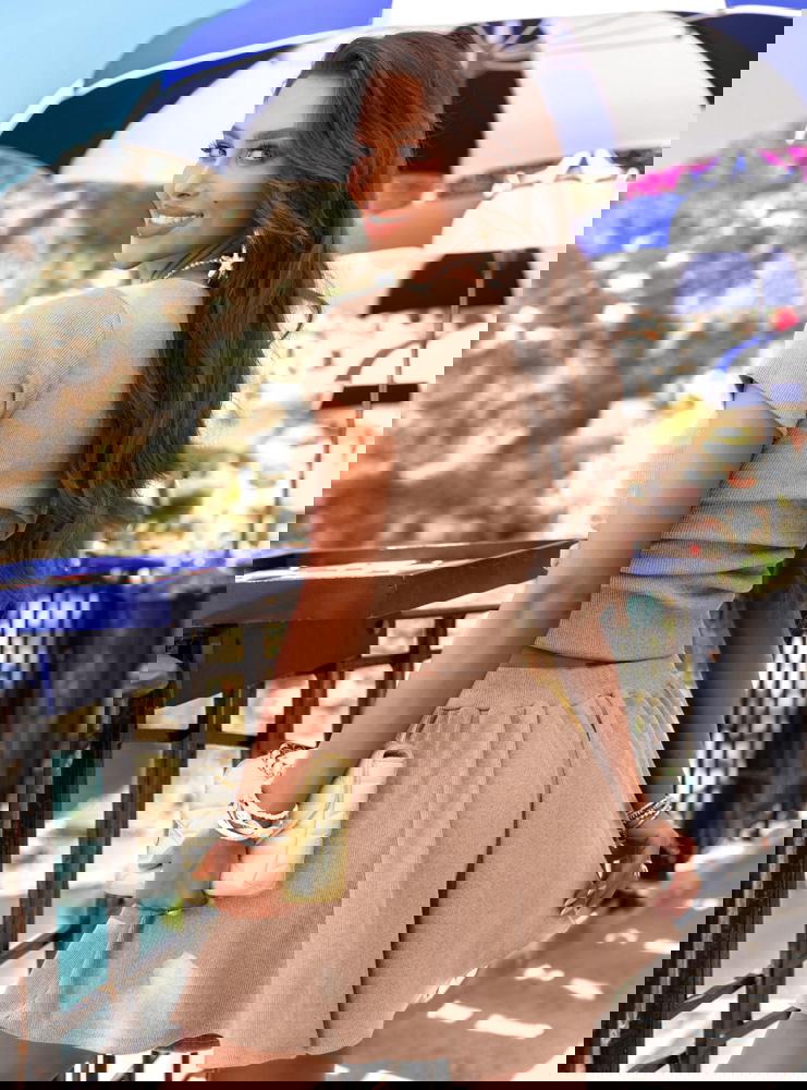 Beżowy komplet prążkowany bluzka i...