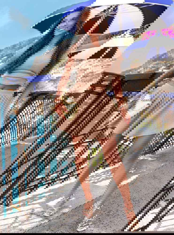 Beżowy komplet prążkowany bluzka i...