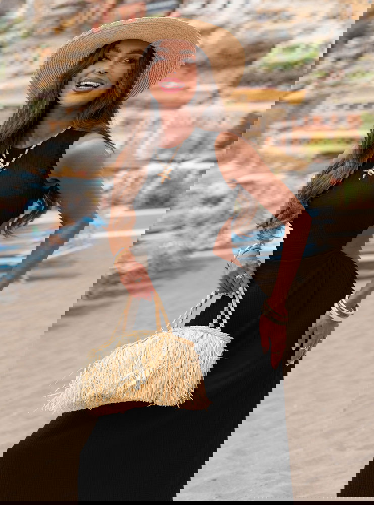 Czarna muślinowa sukienka z odkrytymi...