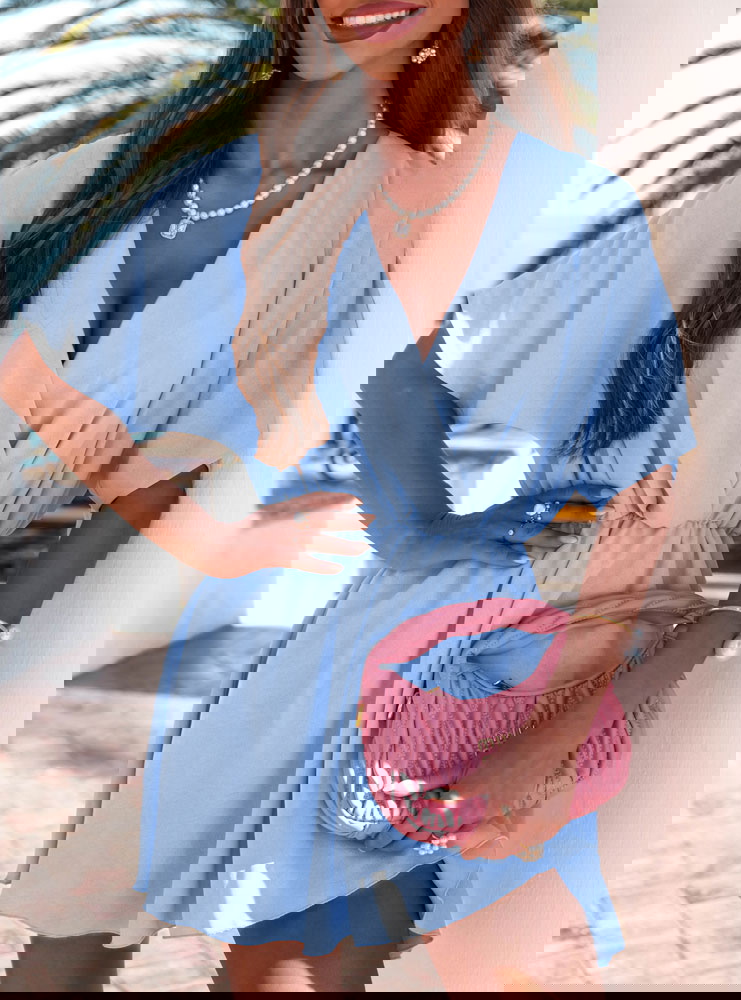 Błękitny kombinezon jak sukienka z...