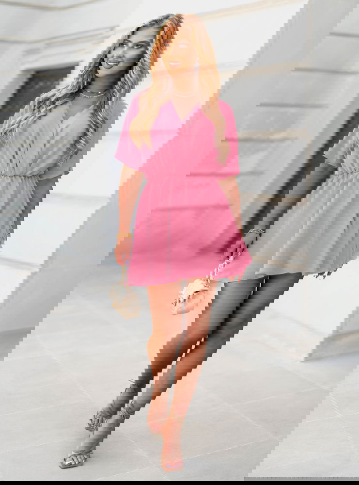 Pudrowy kombinezon jak sukienka z...