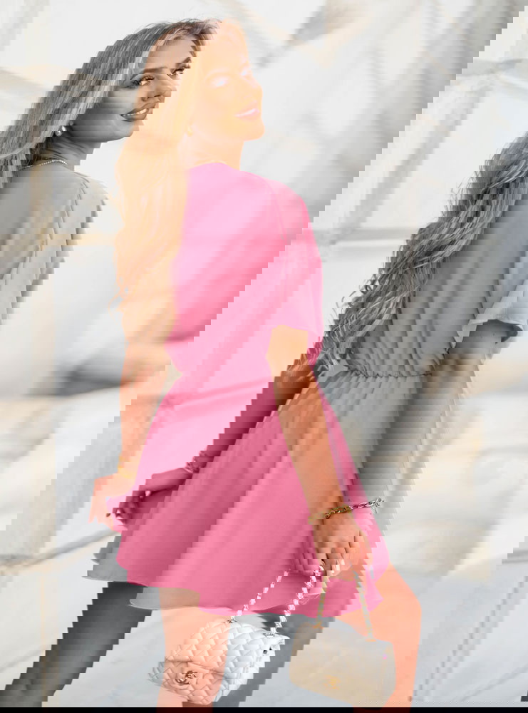 Pudrowy kombinezon jak sukienka z...