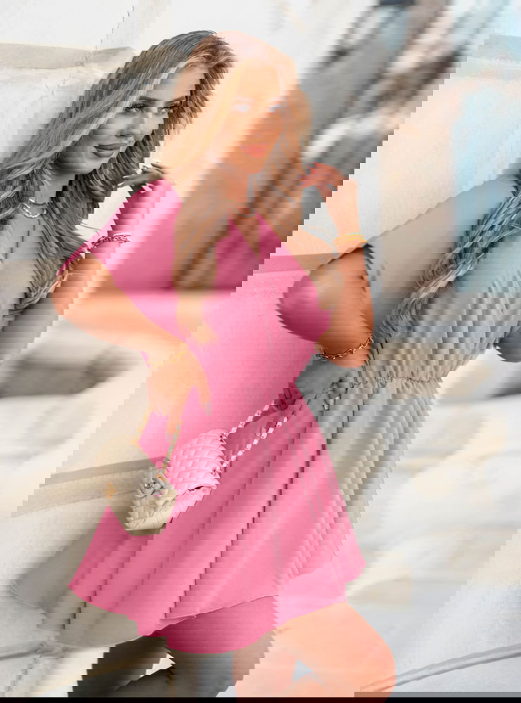 Pudrowy kombinezon jak sukienka z...