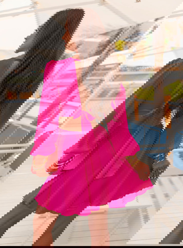 Sukienka rozkloszowana z wycięciem...