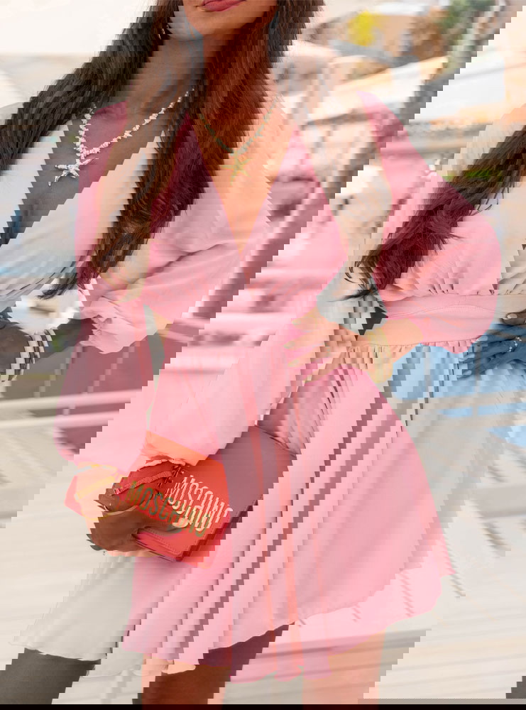 Pudrowa sukienka rozkloszowana z...