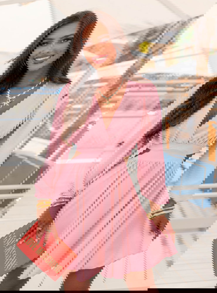 Pudrowa sukienka rozkloszowana z...