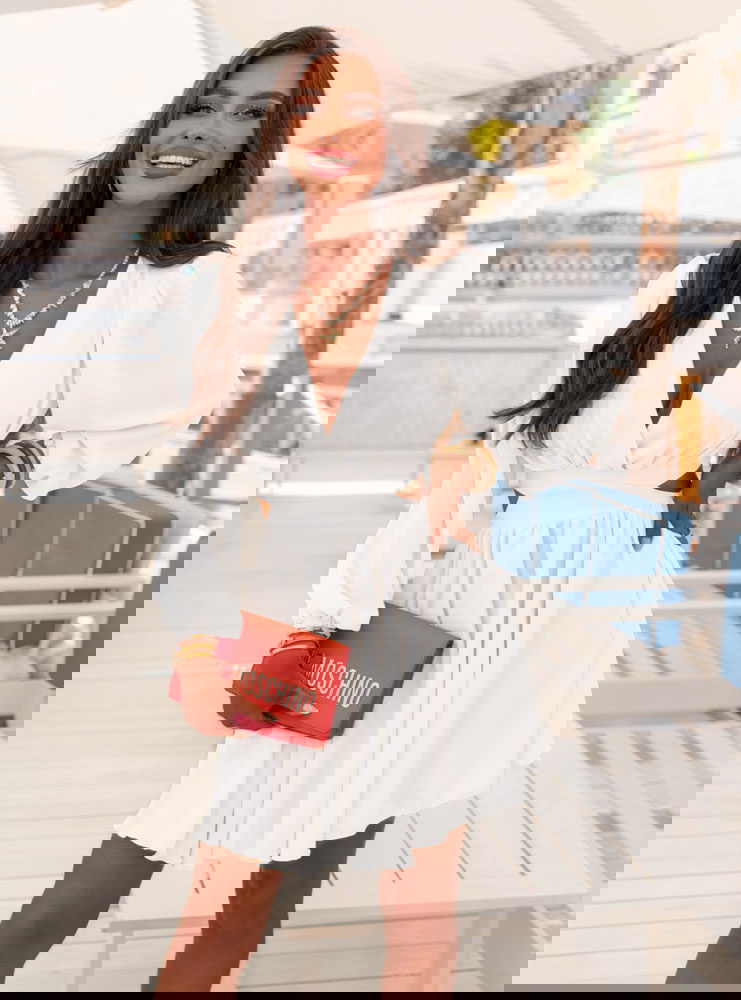 Biała sukienka rozkloszowana z...