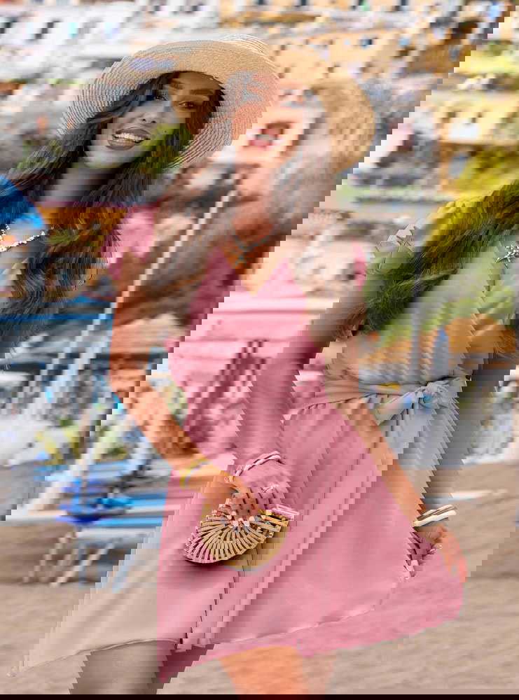 Sukienka z przekładanym dekoltem...