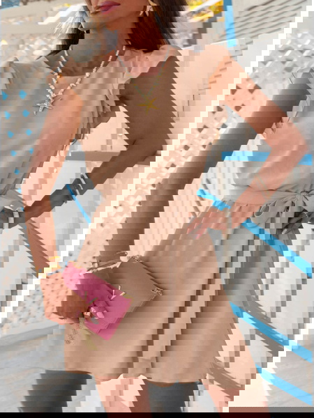 Beżowa sukienka z wiązaniem... 2