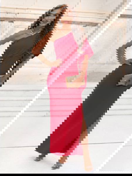 Malinowa sukienka na jedno... 2