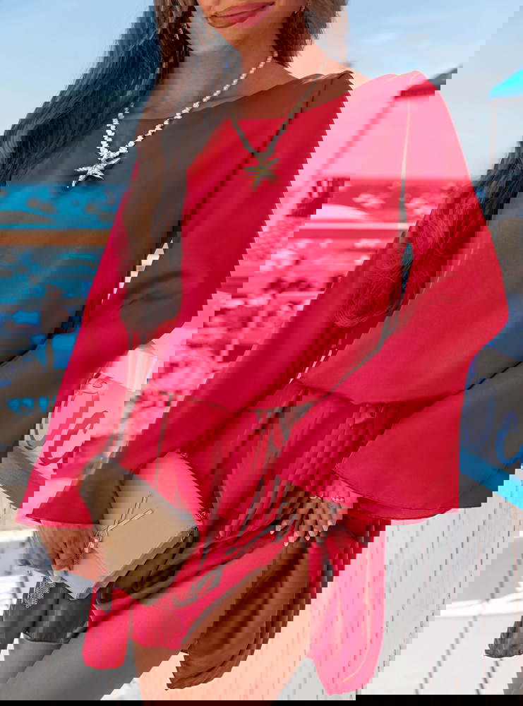 Malinowa atłasowa sukienka z paskiem...