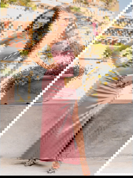 Długa sukienka z rozcięciem... 2