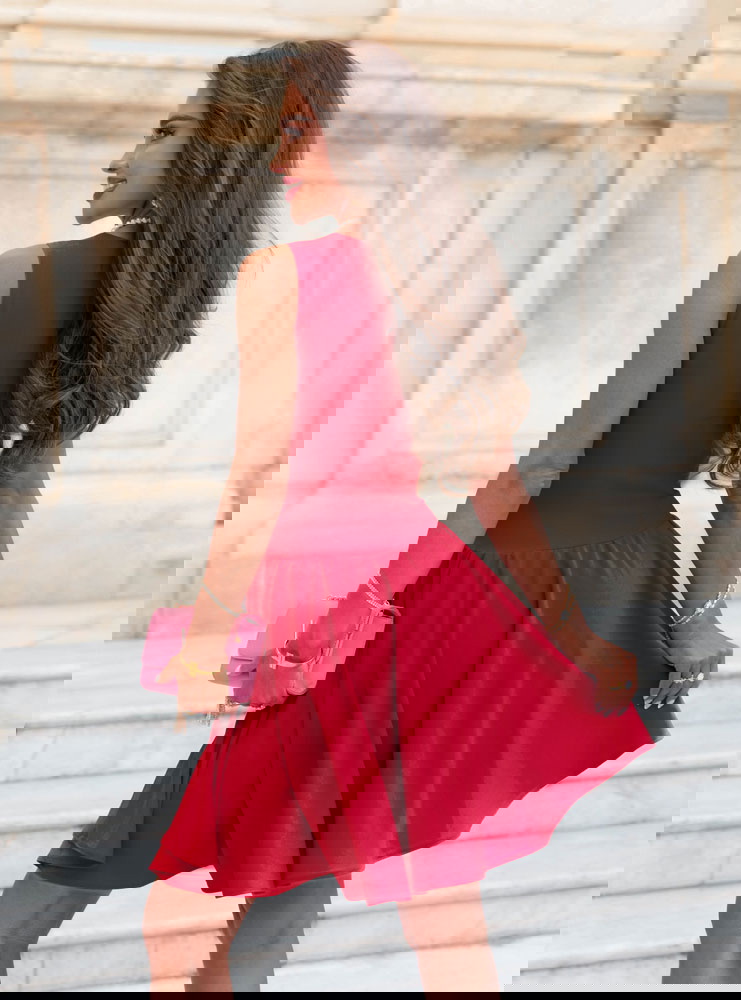 Malinowa rozkloszowana sukienka na...