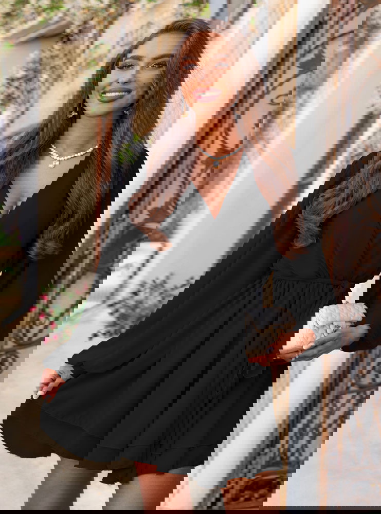 Czarna szyfonowa sukienka mini z...