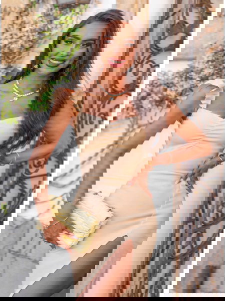 Jasnobeżowa sukienka z... 2