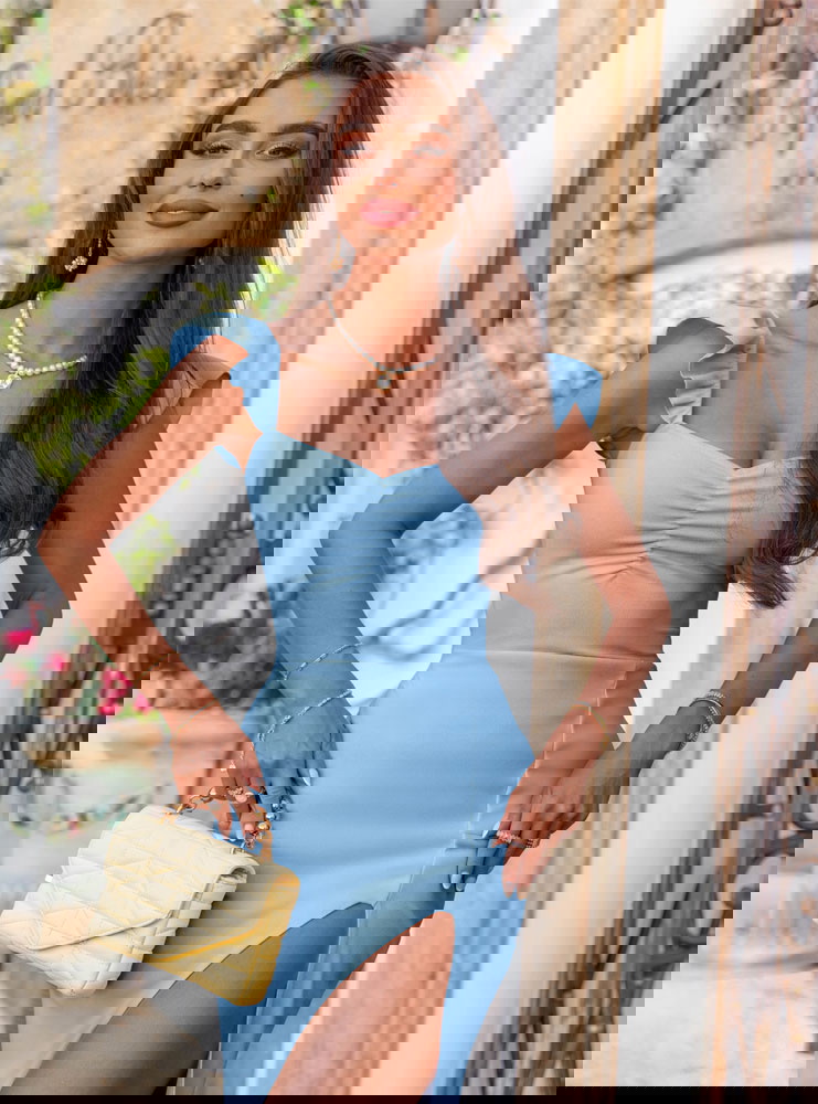 Błękitna sukienka z rozcięciem Nunzia