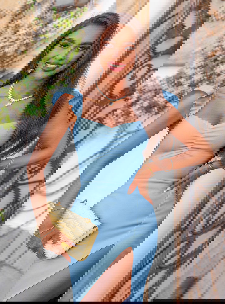 Błękitna sukienka z rozcięciem Nunzia