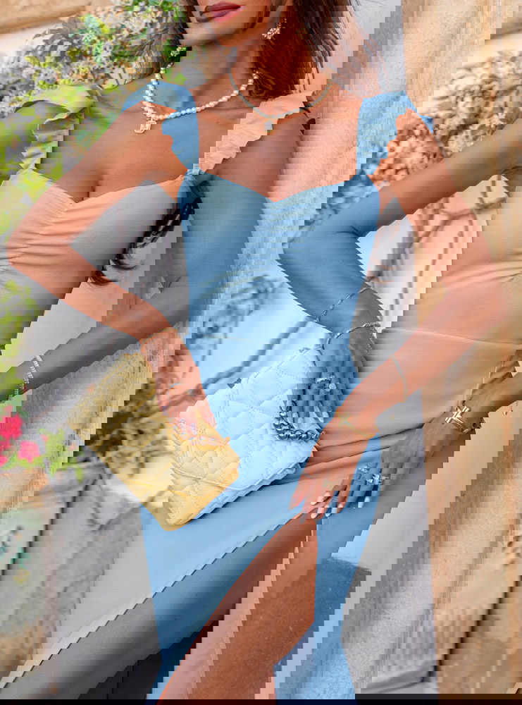 Błękitna sukienka z rozcięciem Nunzia