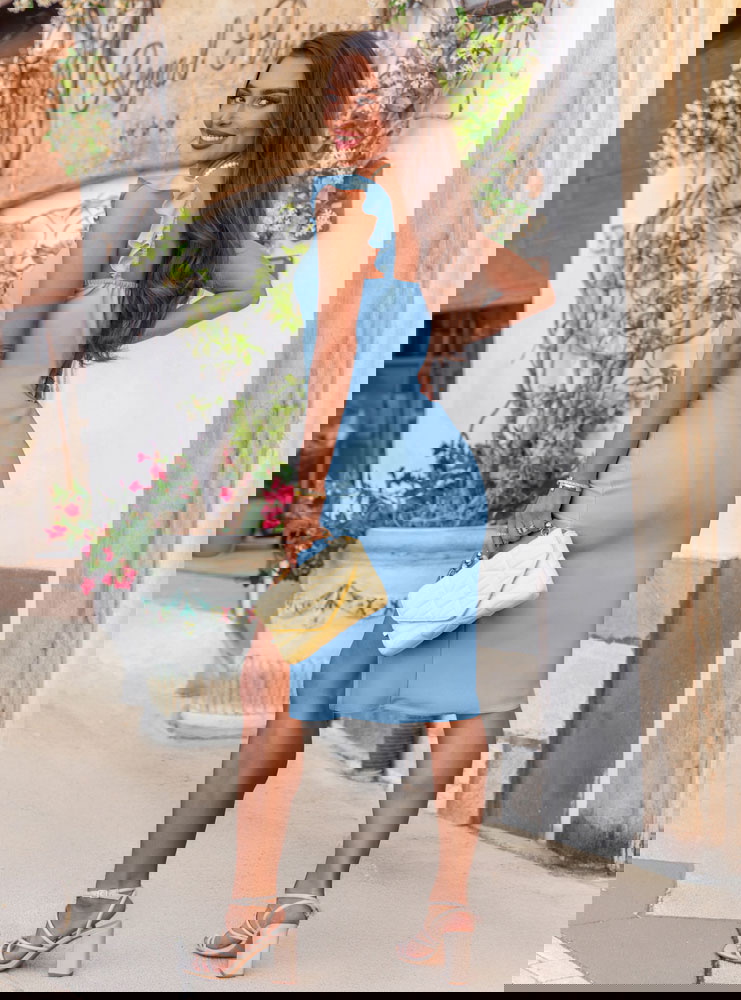 Błękitna sukienka z rozcięciem Nunzia