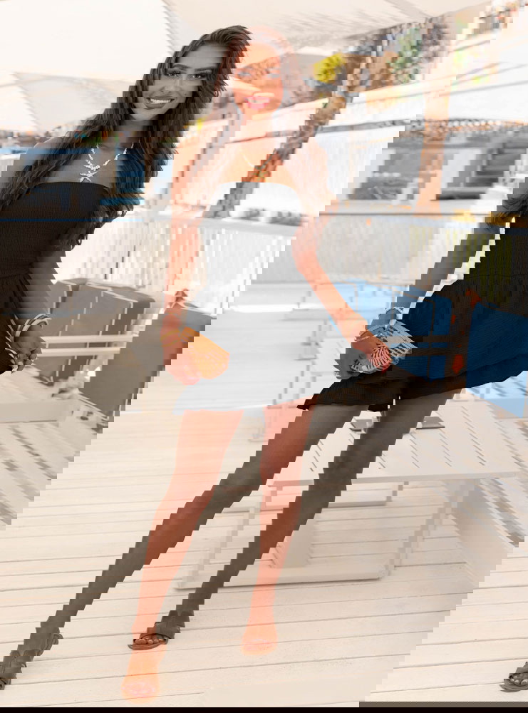 Czarny kombinezon jak sukienka bez...