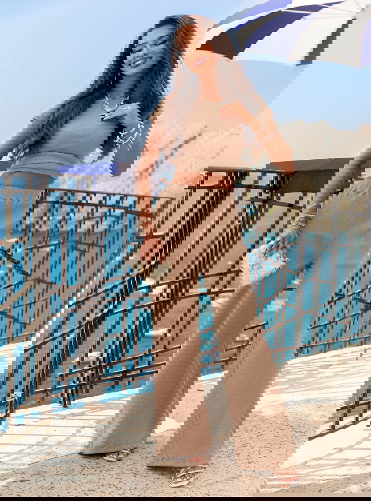 Beżowy komplet prążkowany bluzka i...