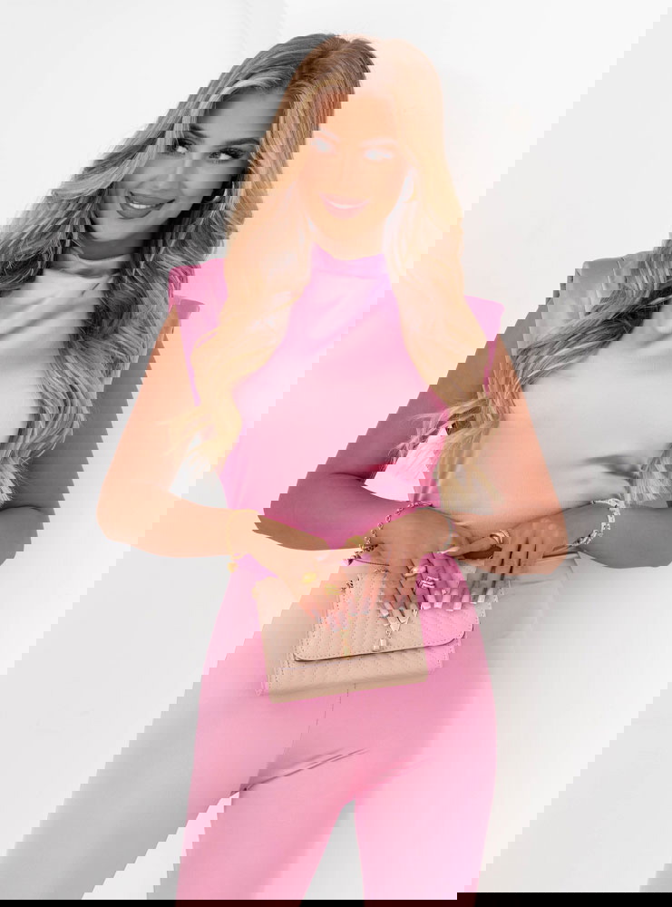 Pudrowy dopasowany kombinezon Kimbery