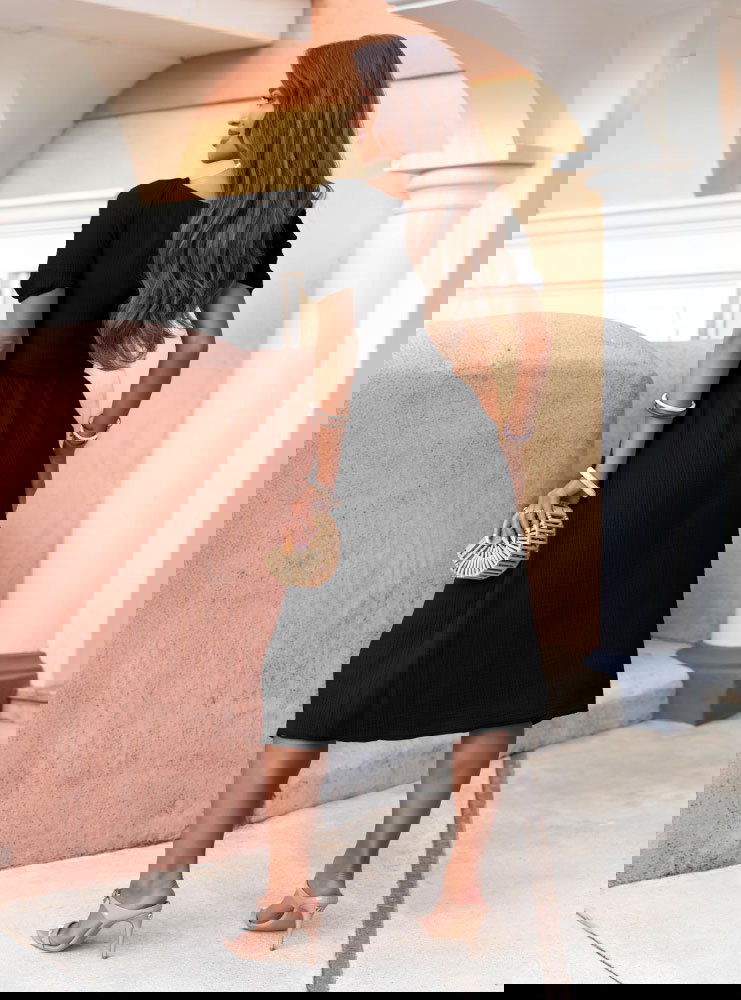 Czarna muślinowa sukienka midi z...