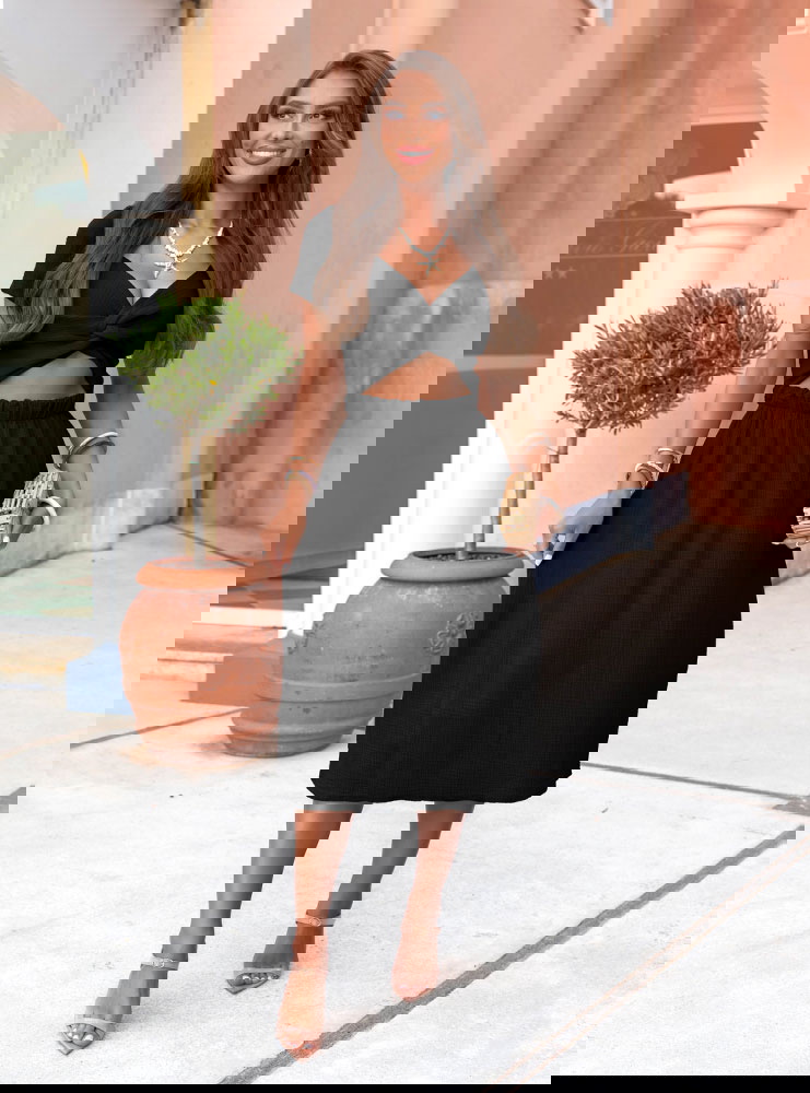 Czarna muślinowa sukienka midi z...